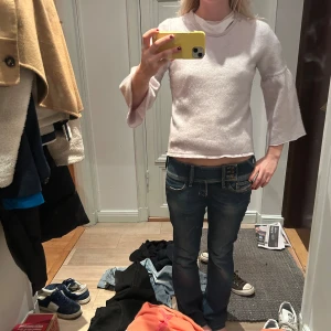 Kashmir tröja  - Säljer en stilren vit tröja med vida trekvartsärmar. Från Filippa K och 100% Kashmir, inga defekter❤️