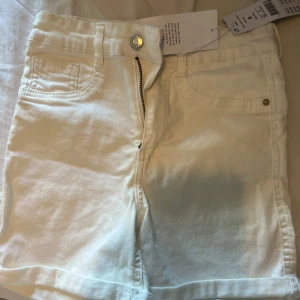 Shorts - Molly shorts från gina aldrig använda
