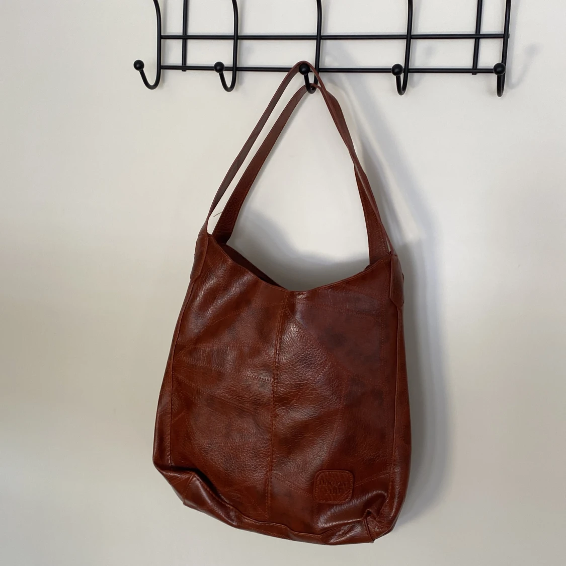 Brun axelväska i skinn - 4
