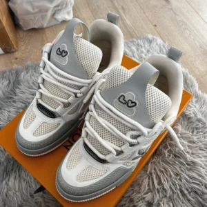 LV skate - Aldrig använda, nypris: 8700kr