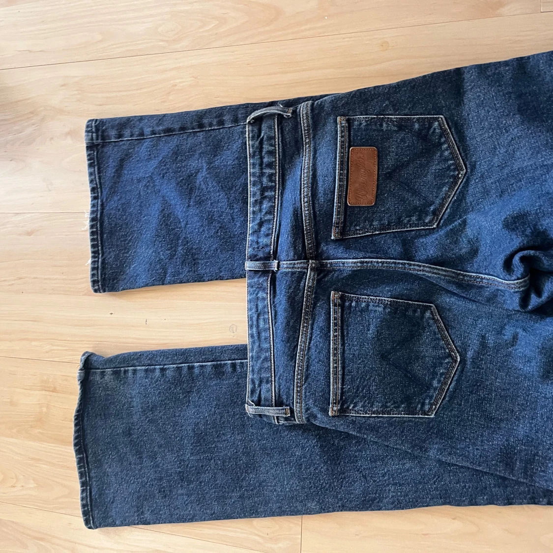 Blå jeans från Wrangler - 1