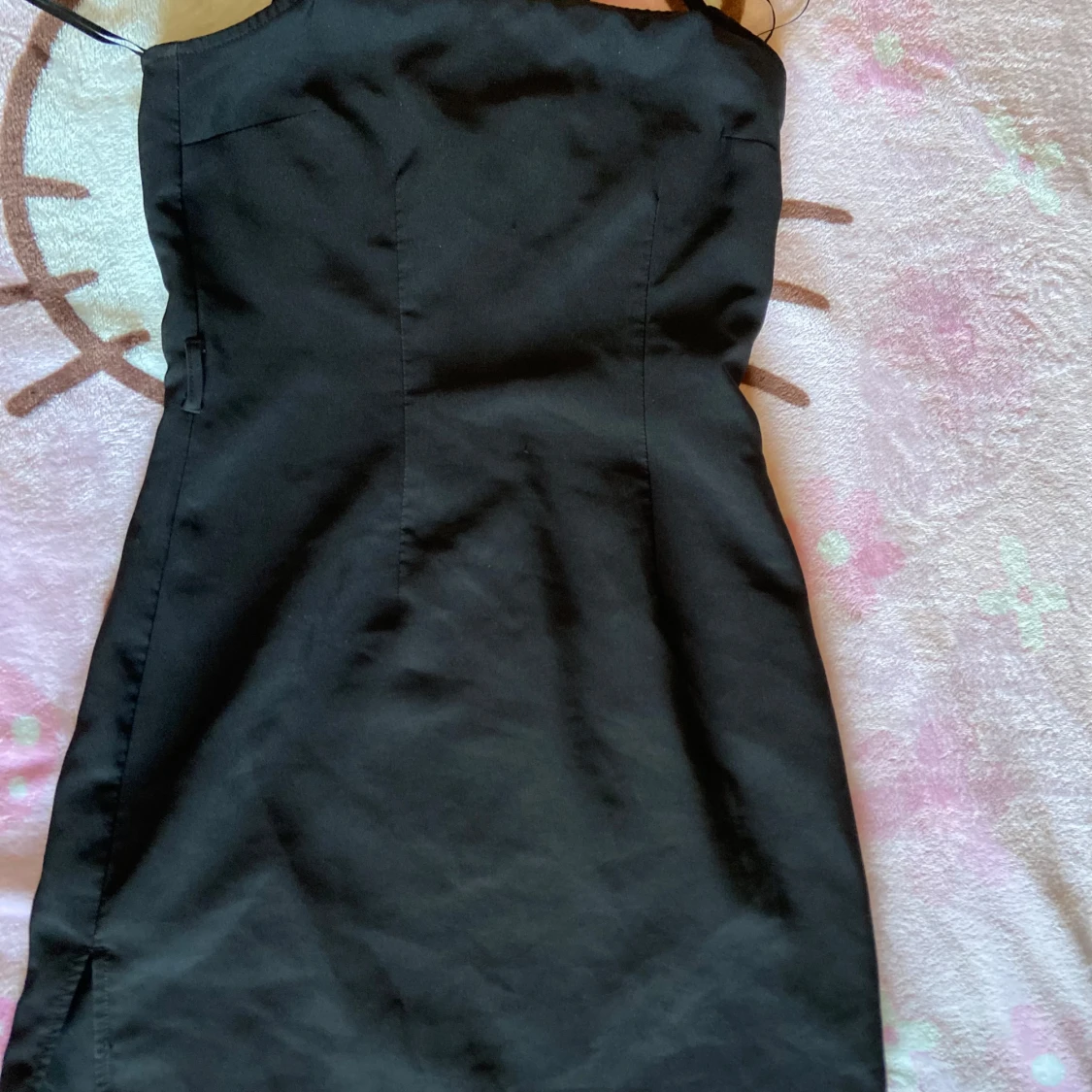 Svart kort klänning från H&M