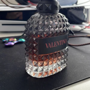 Valentino parfymflaska 60ml+ - Tjena