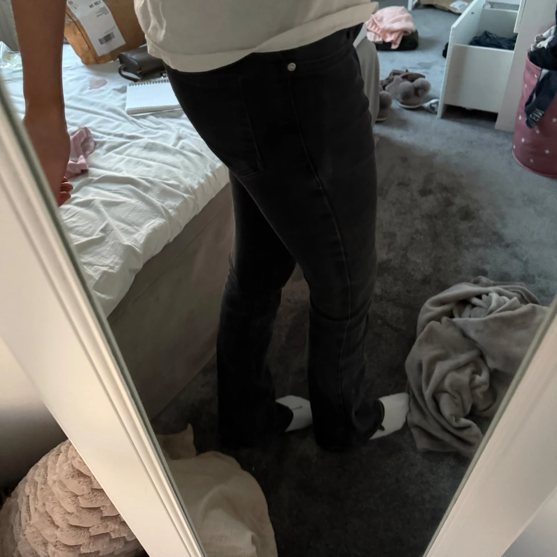 Svarta bootcut jeans - 2