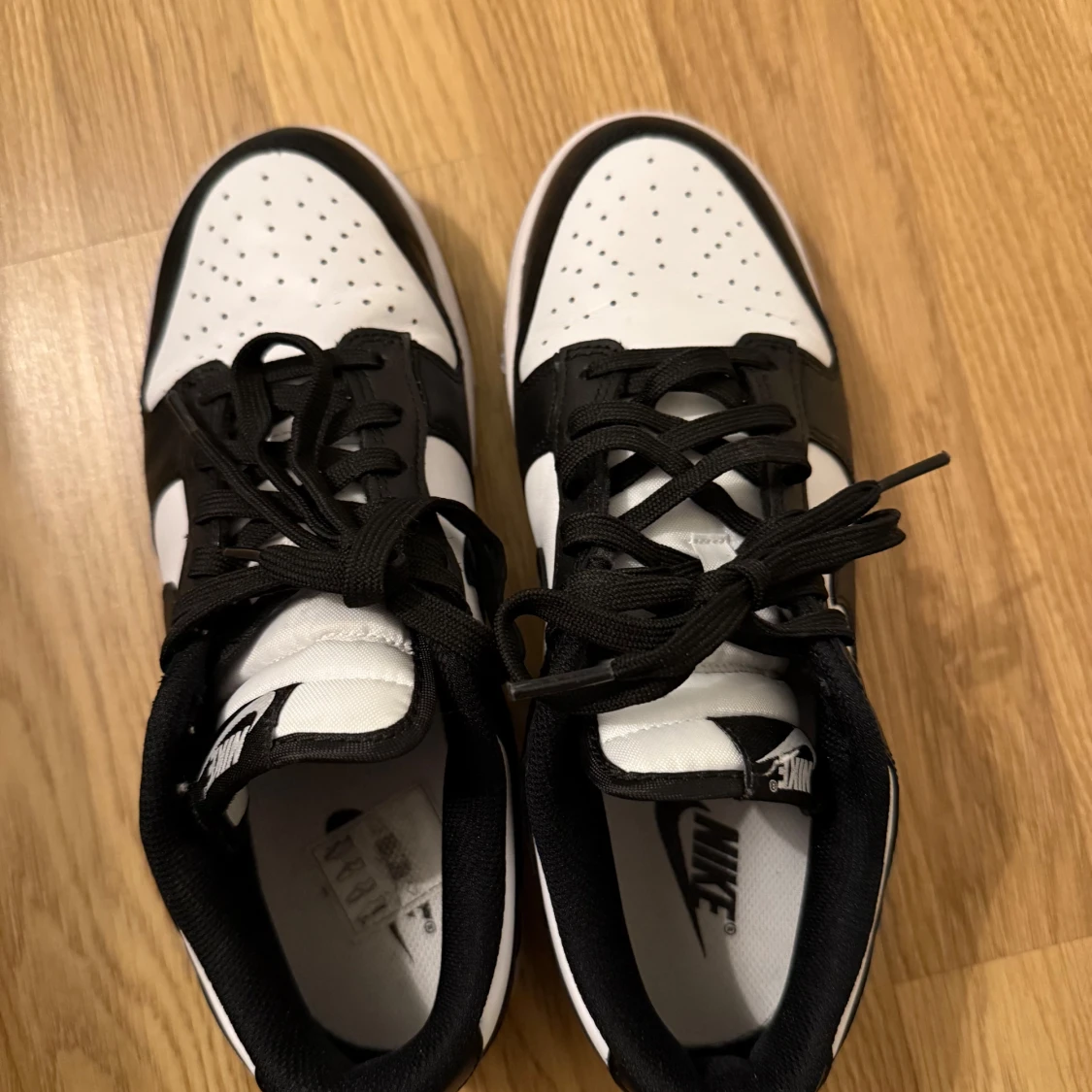 Nike Dunk Low svartvita sneakers - 1