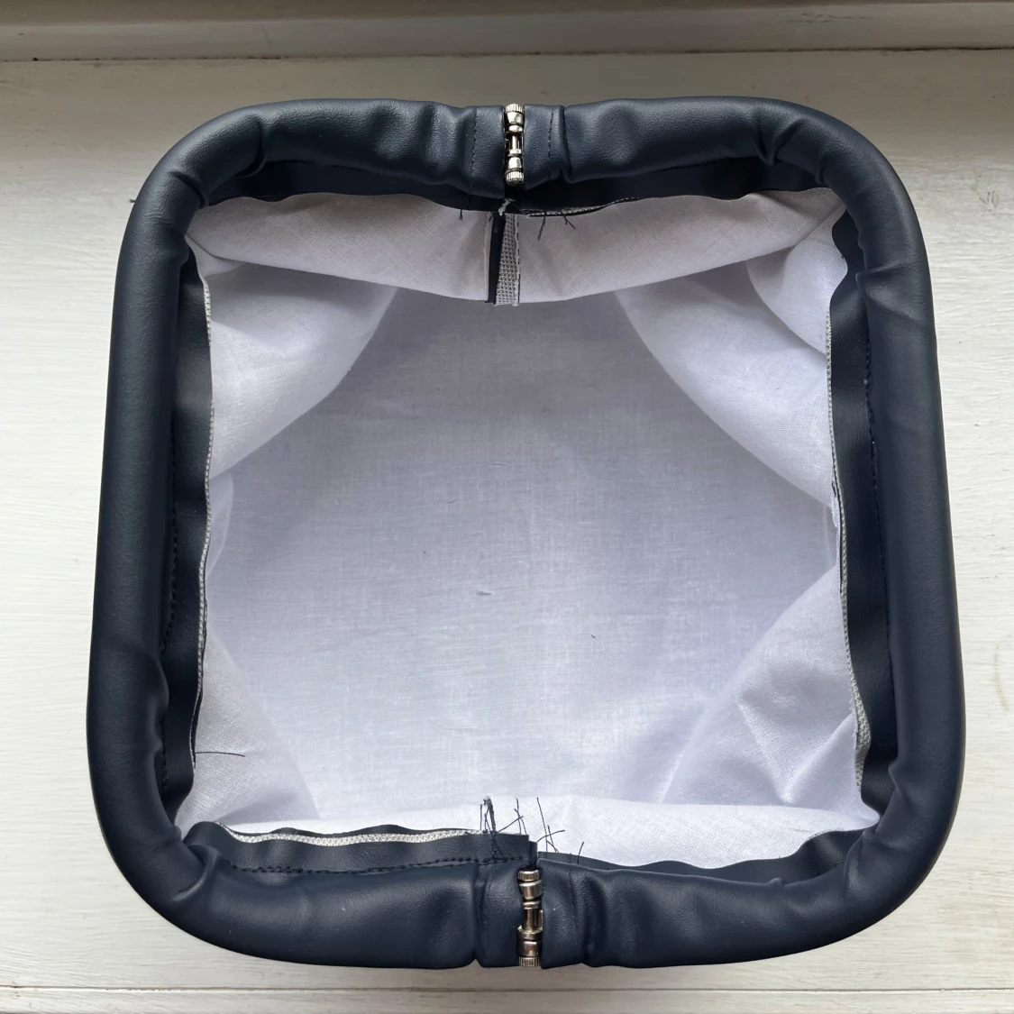 Marinblå FUSKLÄDER väska - 3