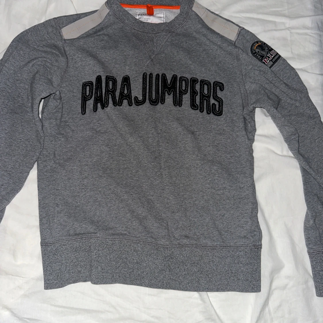 Grå sweatshirt från Parajumpers