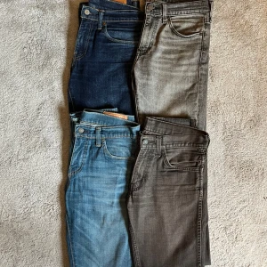 💫Levis 511 jeans💫 - Hej! Säljer nu mina fyra par Levis 511, dom är i fint skick och inga konstigheter. Storlekarna är 31x32, 29x30, 30x32, 30x30, skulle säga att alla passar dig om du är mellan 170-180cm lång. Nypris: 1300kr/st. Mitt pris 500kr/st eller alla för 1500kr. Hör av er vid frågor eller funderingar👌🏼🙌💫