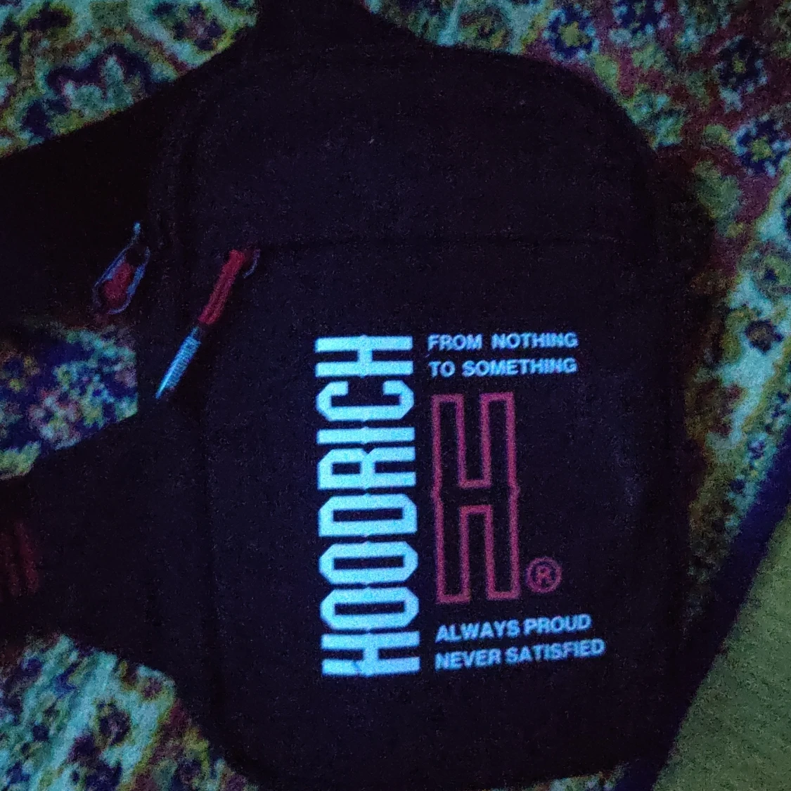 Svart axelväska från Hoodrich - 1