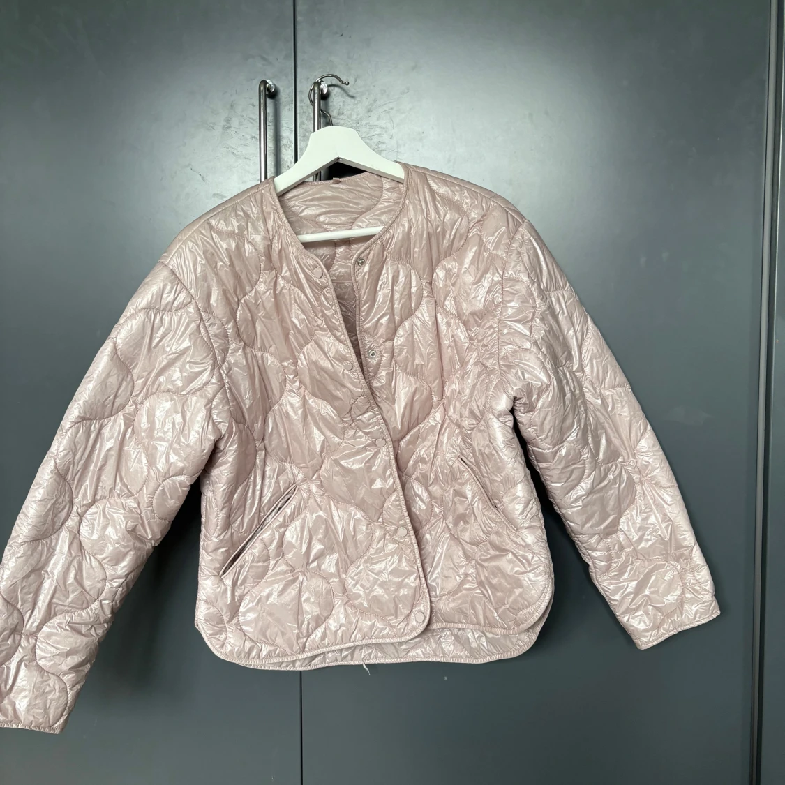 Ljusrosa mango Jacka