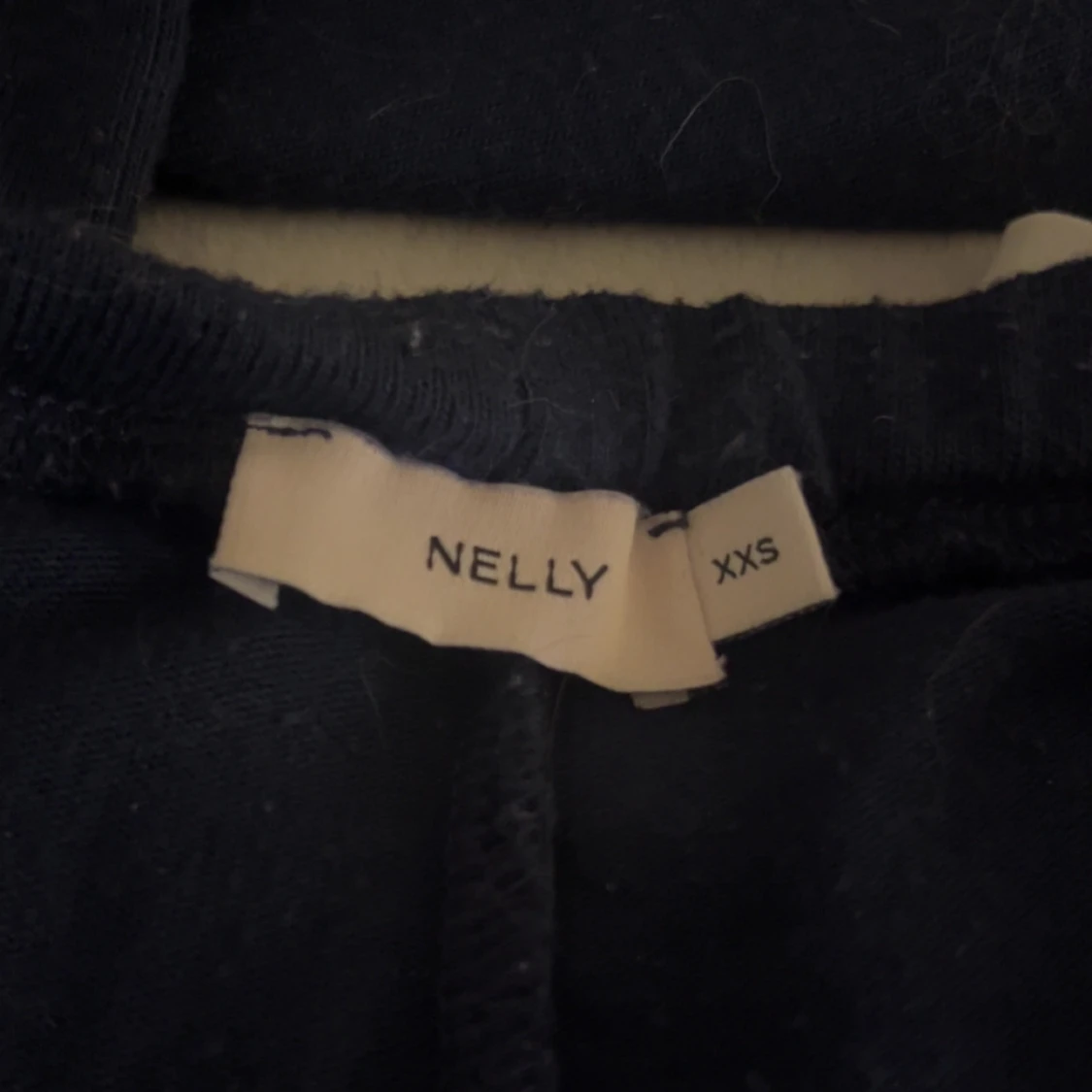 Mörkblå mjukisbyxor från Nelly - 1