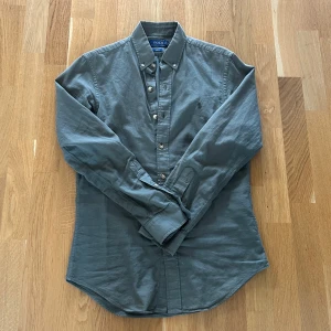 Ralph Lauren skjorta  - Grön Ralph Lauren skjorta. Inga defekter. Hör av dig om du är intresserad 