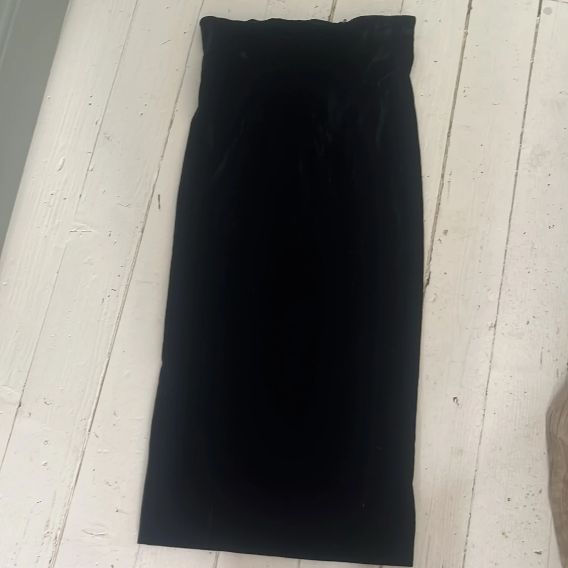 Svart sammetskjol med dragkedja