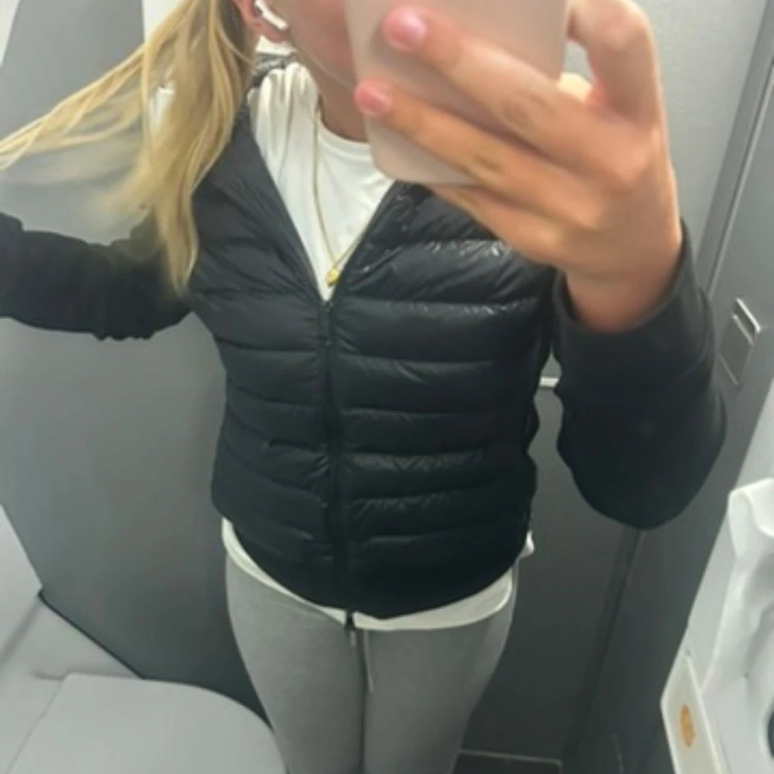 Svart dunjacka från Moncler - 1