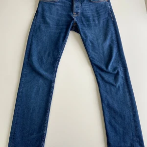 Nudie Jeans - Hej, säljer mina nudie jeans som inte kommit till användning! Storleken är W31/L32 och jeansen har rak passform. Jeansen är endast använda ≈ 5 gånger.