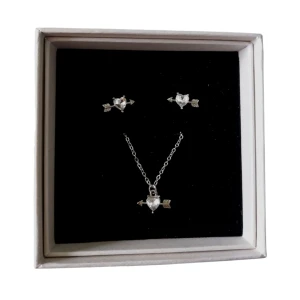 Silver smyckessett - Supersött smyckessett med ett halsband och matshande örhängen, helt oanvändt😊💞