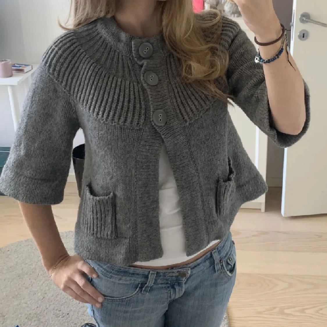 Grå stickad kofta - 1