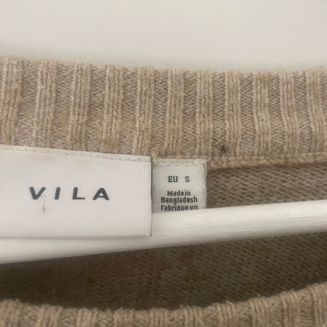 Beige stickad tröja från VILA - 1