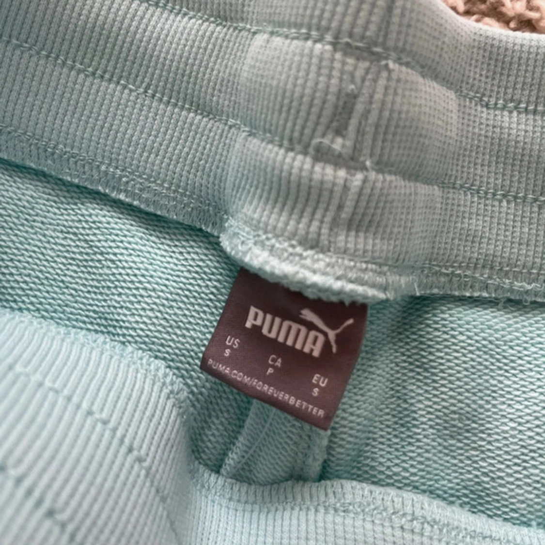 Ljusblå shorts från Puma med logoband - 4