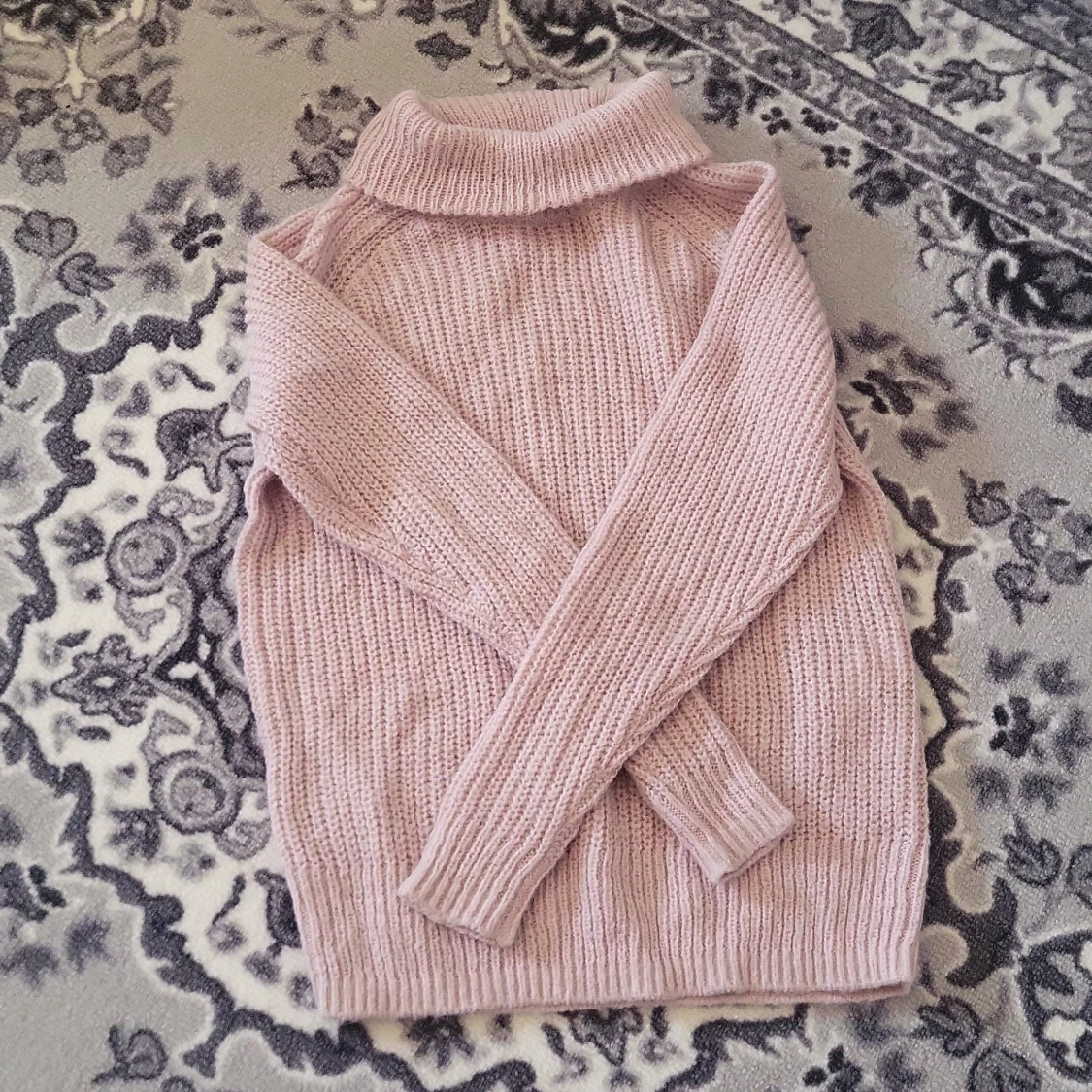 Ljusrosa stickad polotröja