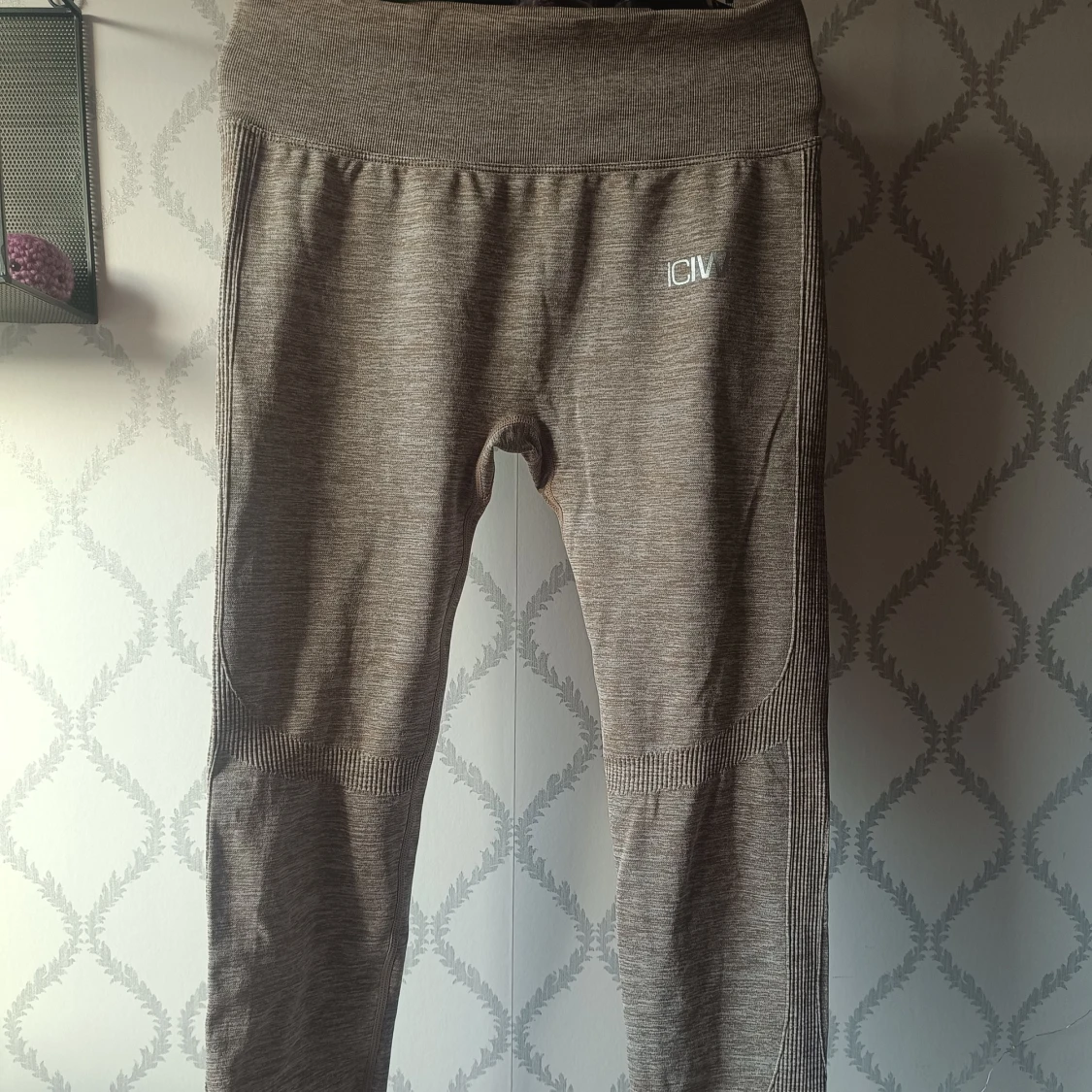 Beige träningtights från ICANIWILL