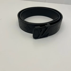 Bälte - Helt nytt skick skriv om du vill få reda på nån annan info eller mer bilder