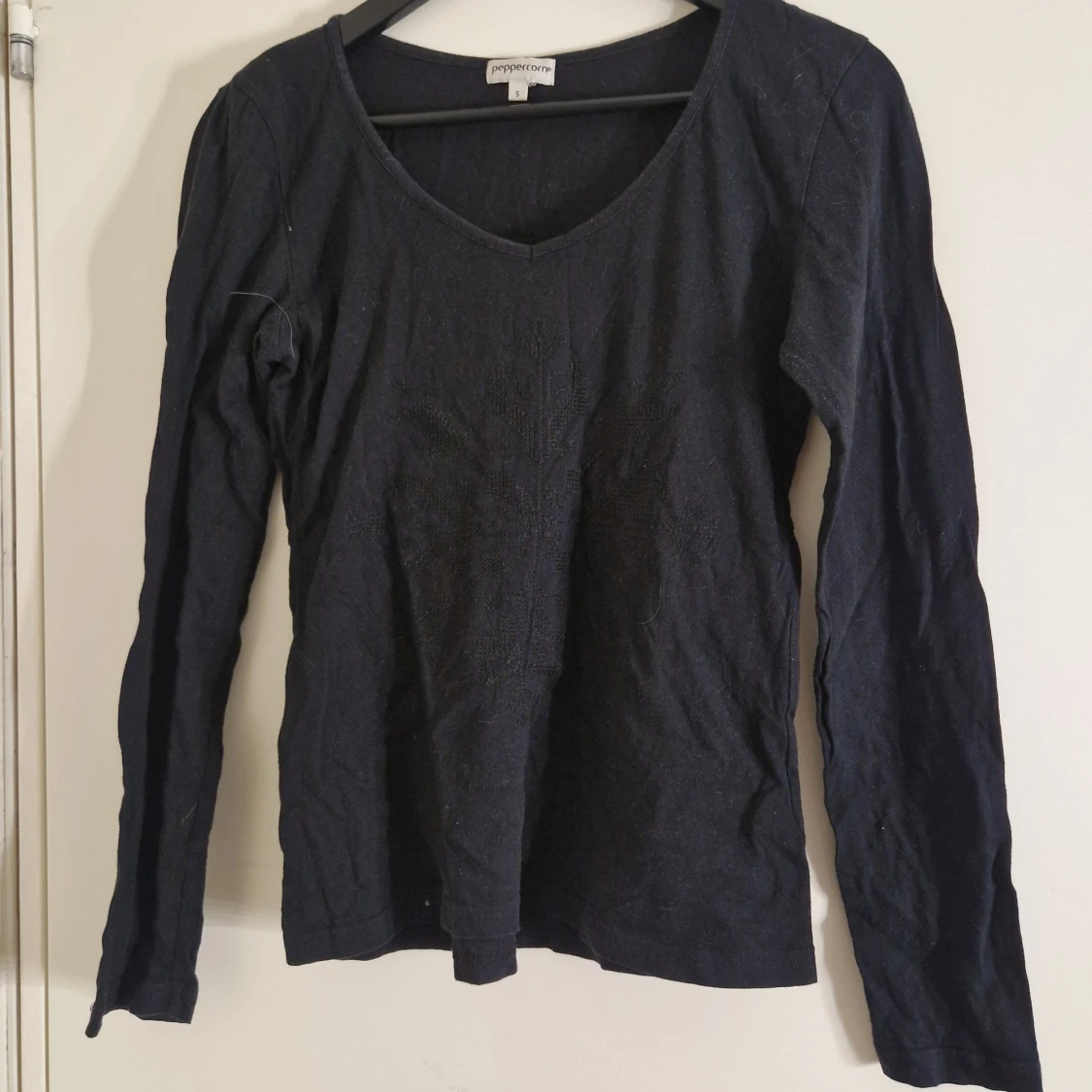 Svart tunn långärmad tröja