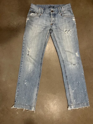 Dolce & Gabbana Jeans  - Size EU 50 ca (52x54) Wellworn, i fint skick!  Utgår ifrån 900. Är flexibel, inget är hugget i sten! 