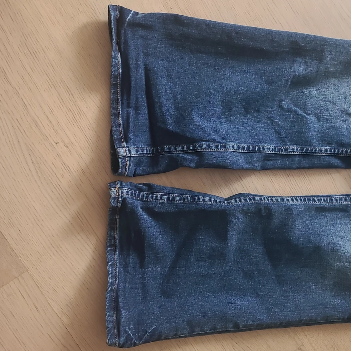 Blå bootcut jeans från H&M Divided - 2