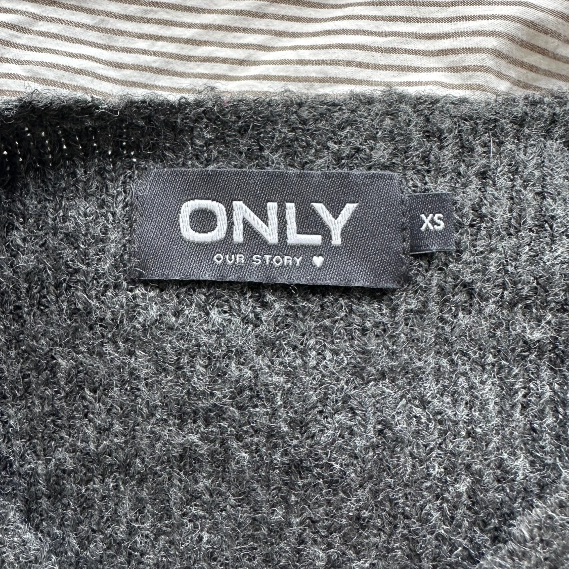 Mörkgrå stickad tröja från ONLY - 2