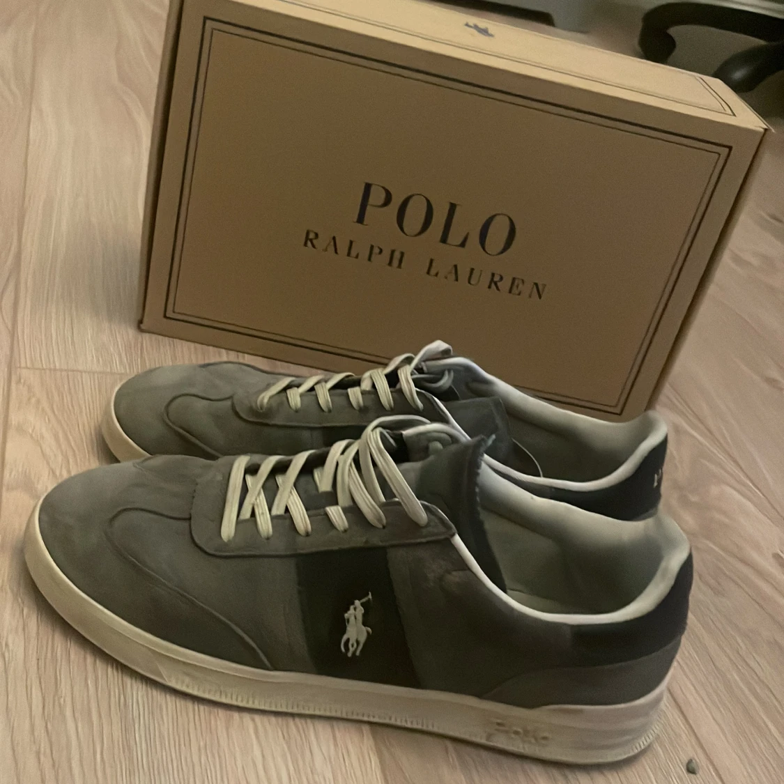 Grå sneakers från Polo Ralph Lauren