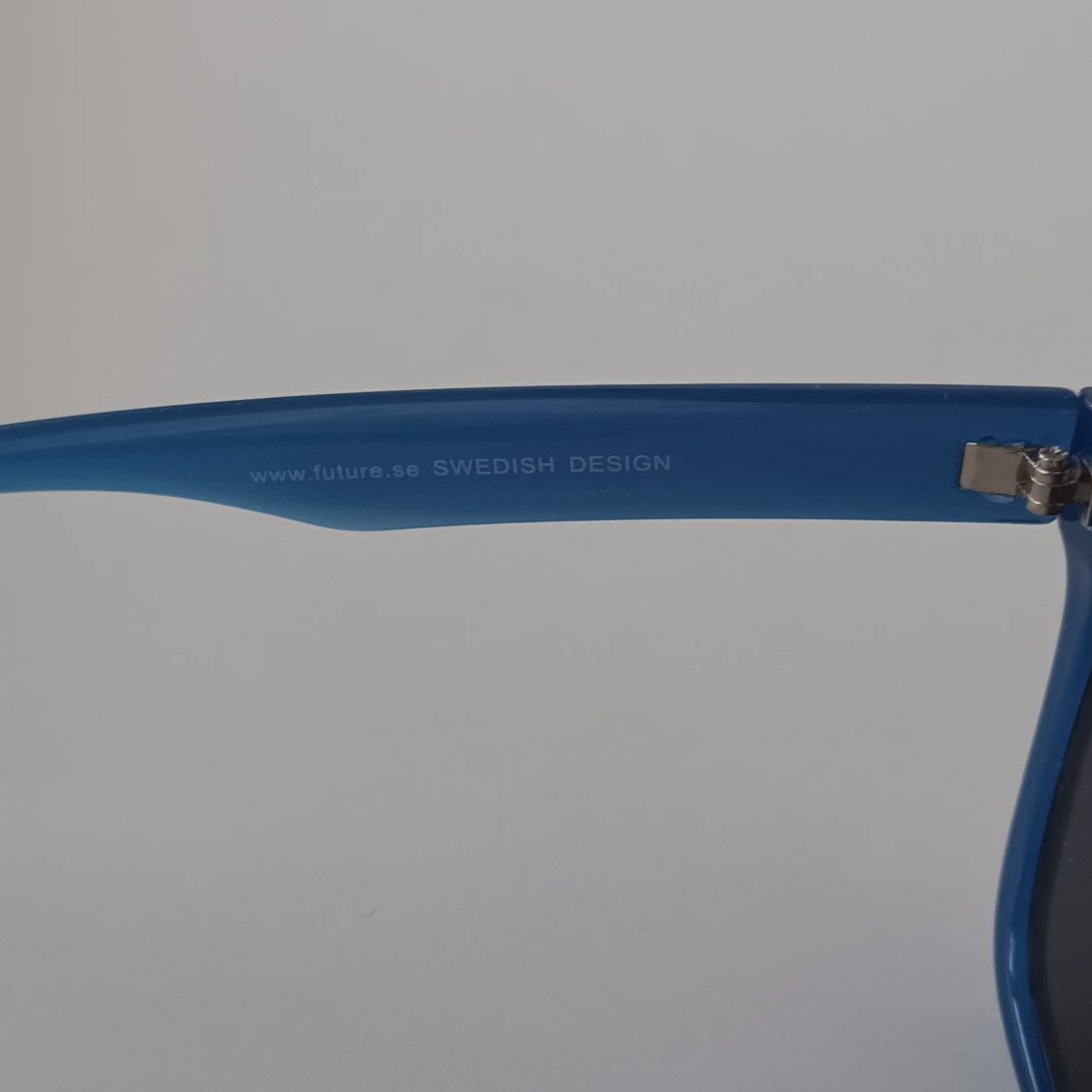 Blåa solglasögon med fyrkantig form - 2