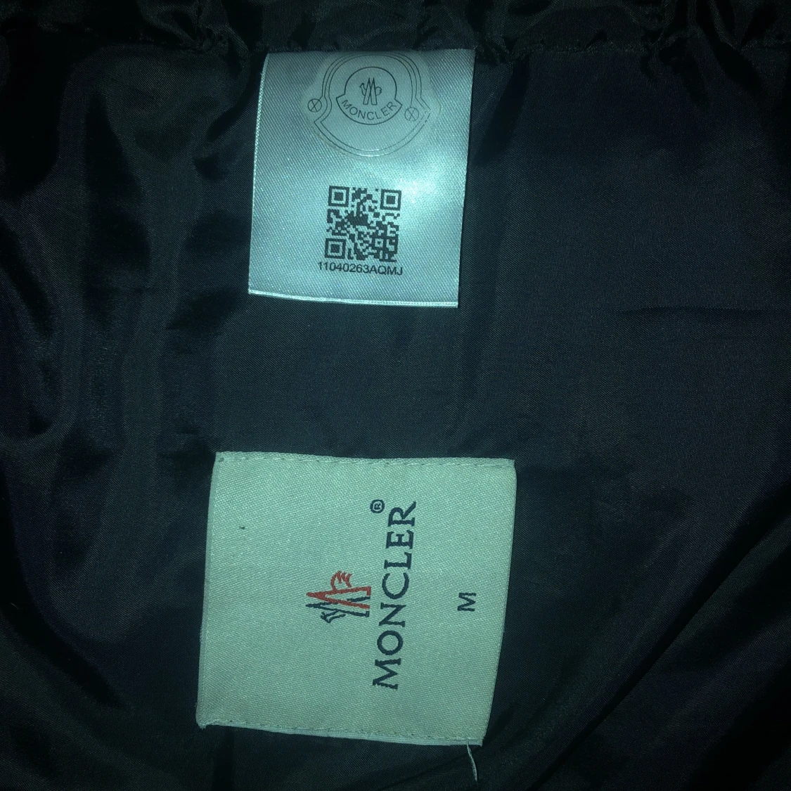 Svart dunväst från Moncler - 2