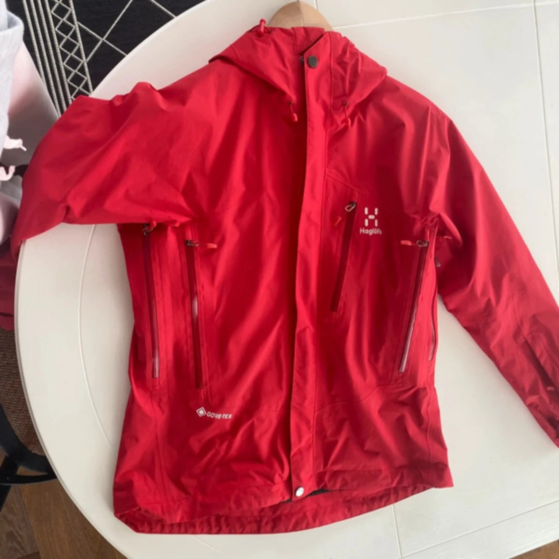 Röd vindjacka från Haglöfs - 2