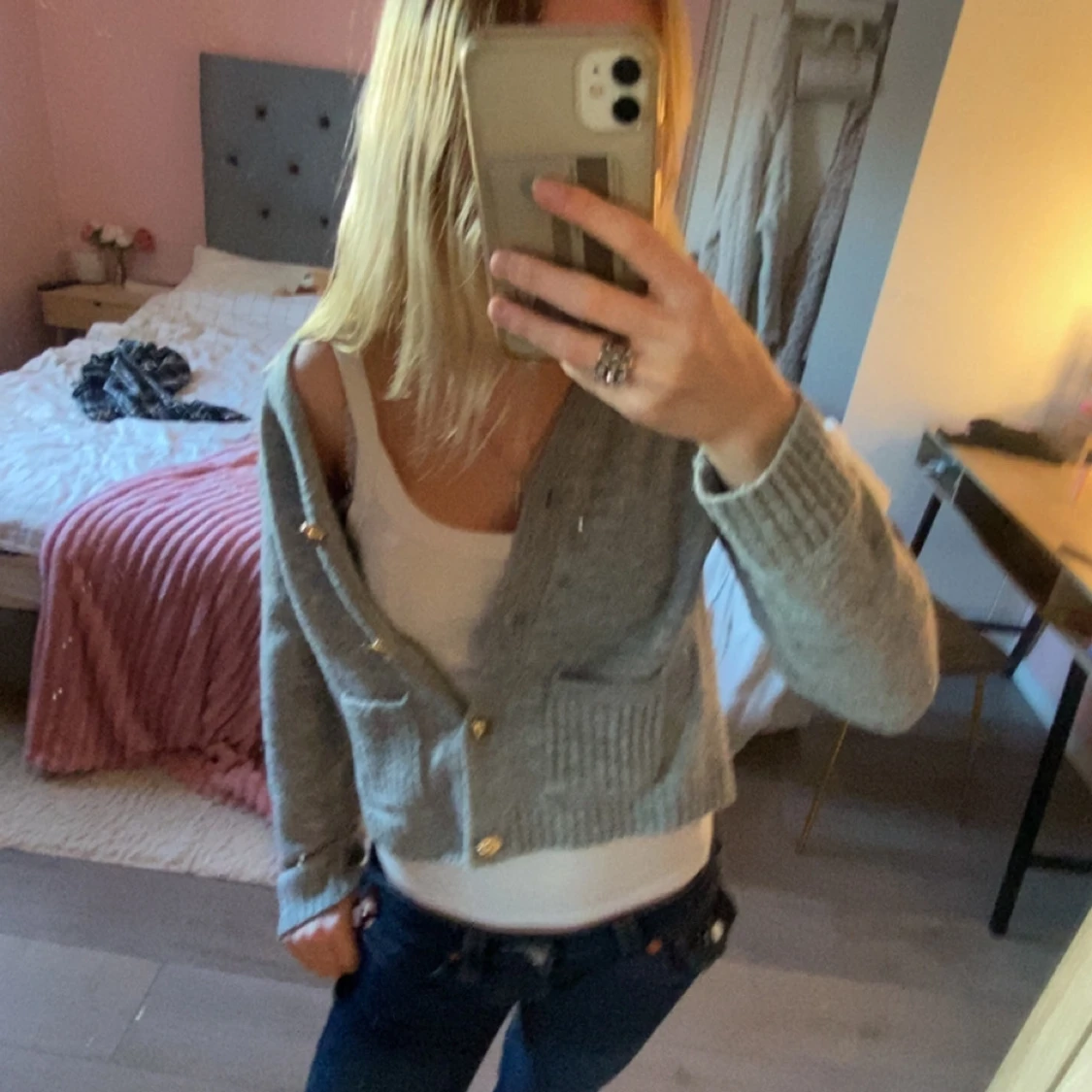 Grå stickad kofta💓