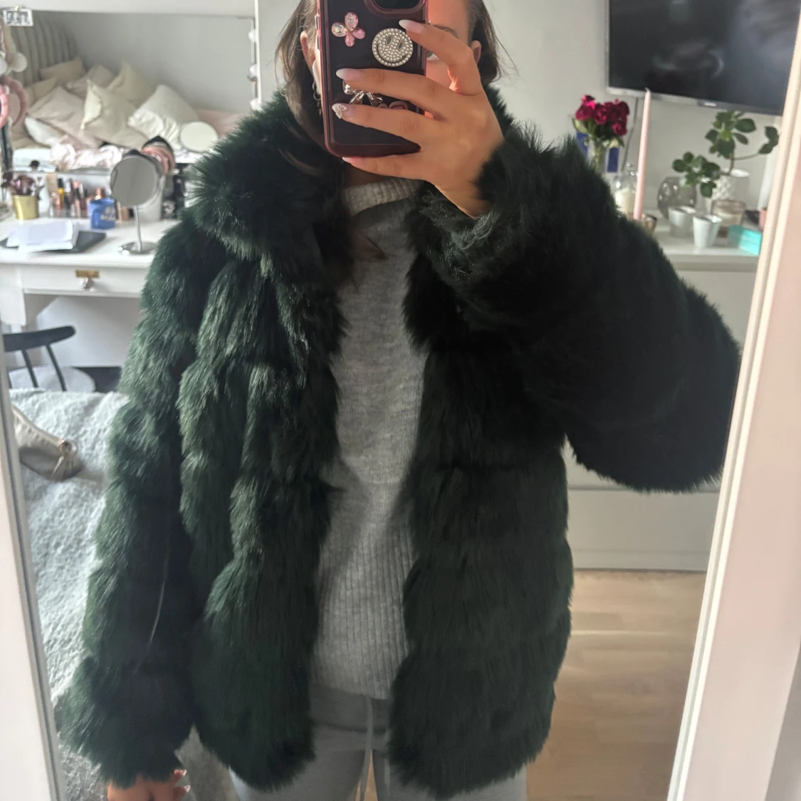 Mörkgrön pälsjacka