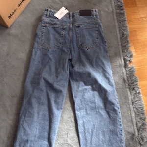Blå jeans från Grunt - Helt ny aldrig använt som lappen finns kvar 