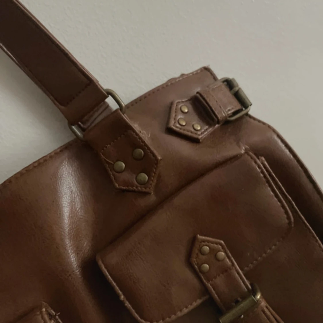 Brun axelväska från Dixie - 1