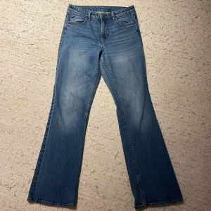 Blå bootcut jeans från &Denim - Snygga blå bootcut jeans från HM ❣️