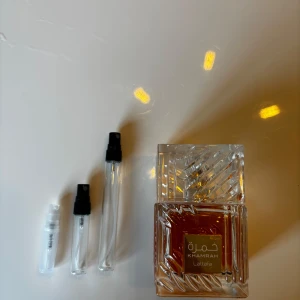 Lattafa khamrah samples  - Har en god doft och säljer samples i storlekarna 2ml=29kr 5ml=49kr 10ml=89kr