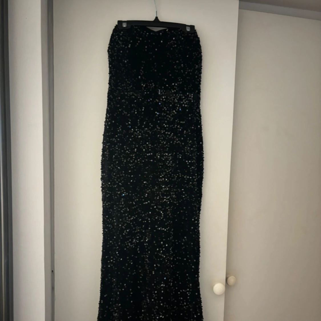 Svart glittrig balklänning från Faeriesty