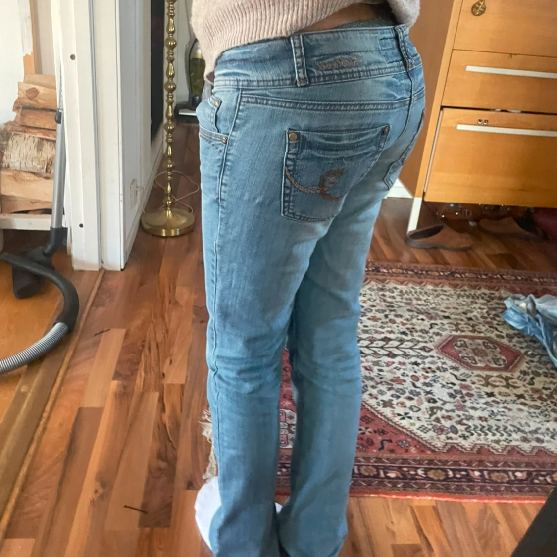 Blå jeans med låg midja - 1