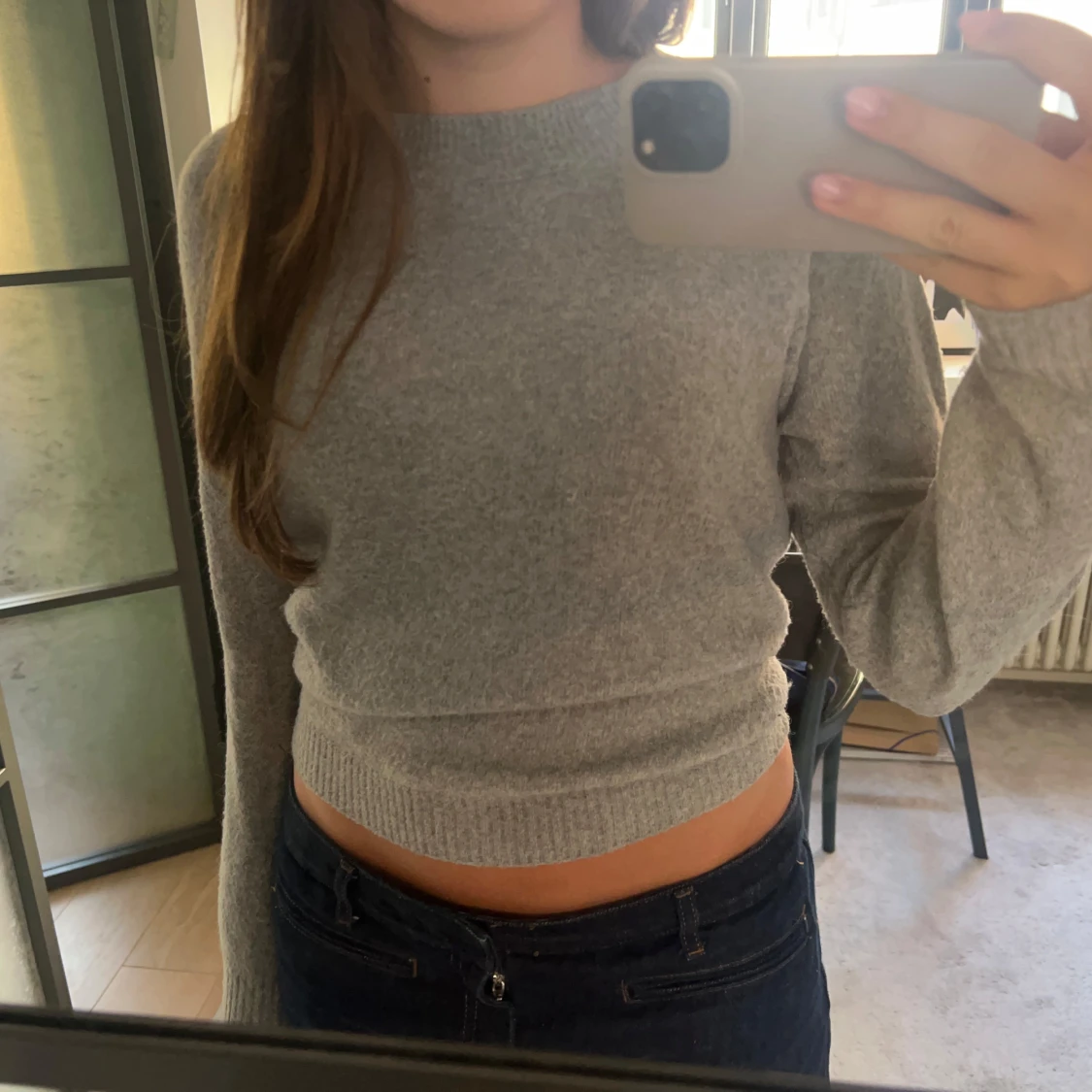 Grå stickad tröja - 1