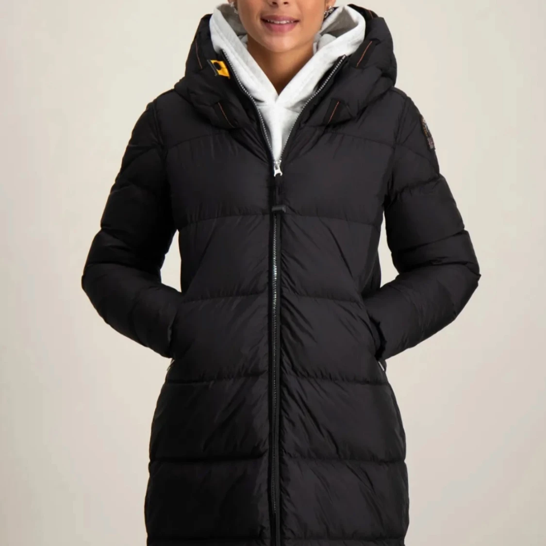 Svart lång dunjacka Parajumpers