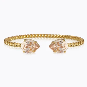 Caroline svedbom armband  - Jättefint armband från Caroline svedbom som knappast är använt, har box kvar🥰ny pris 795kr! Bara att skriva för egna bilder