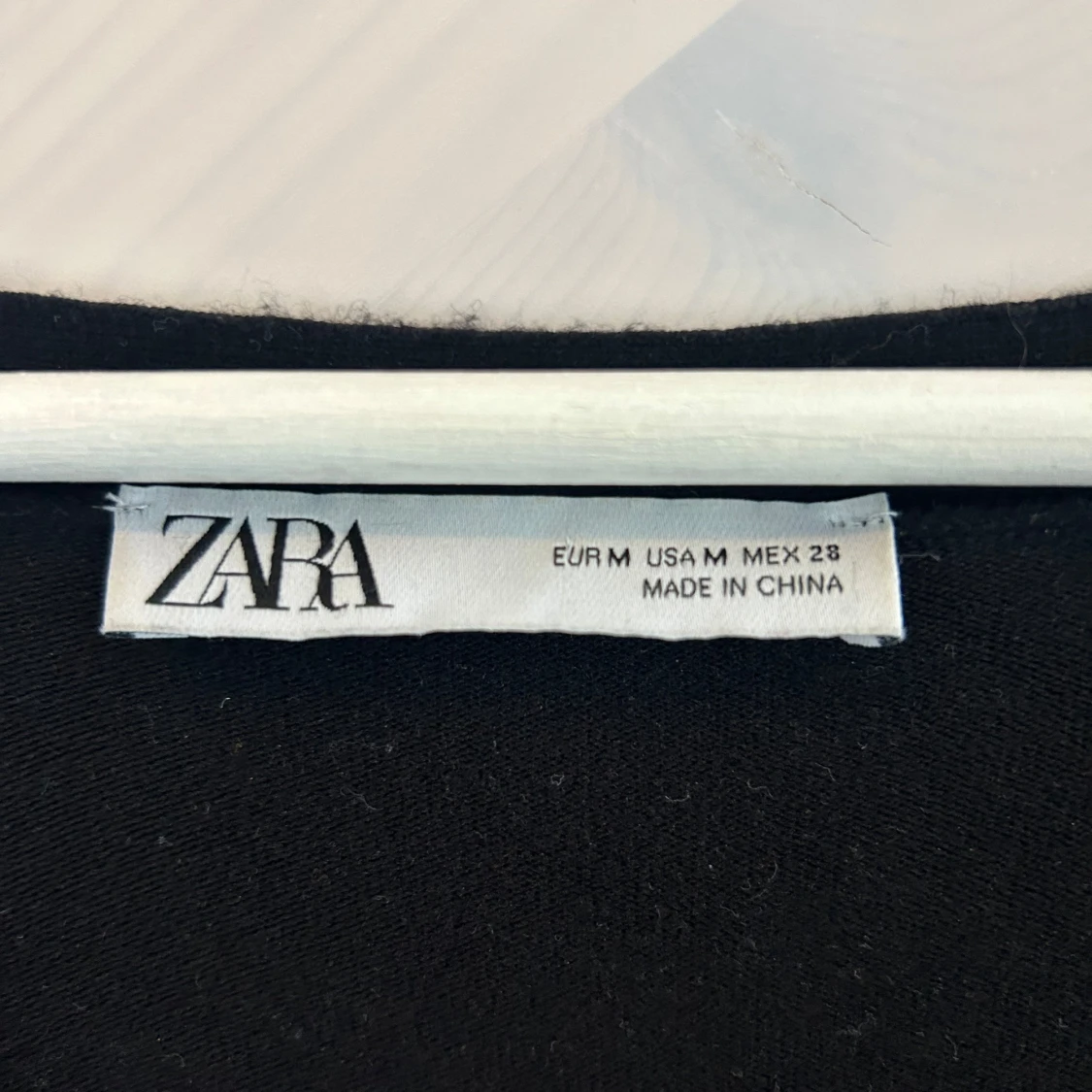 Svart kofta med knappar från Zara - 1