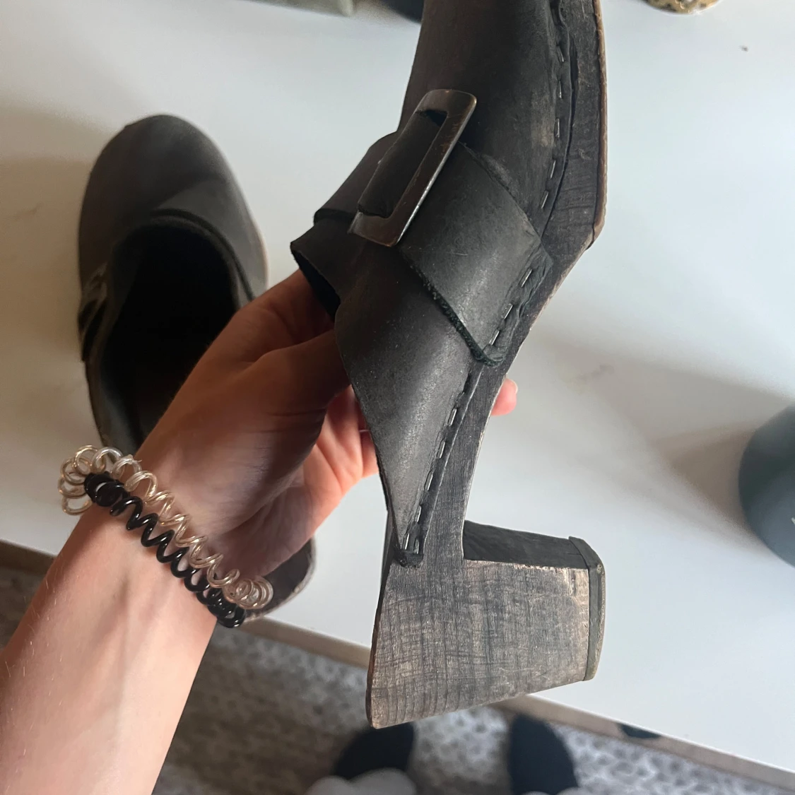 Bruna trätofflor från Moheda - 1