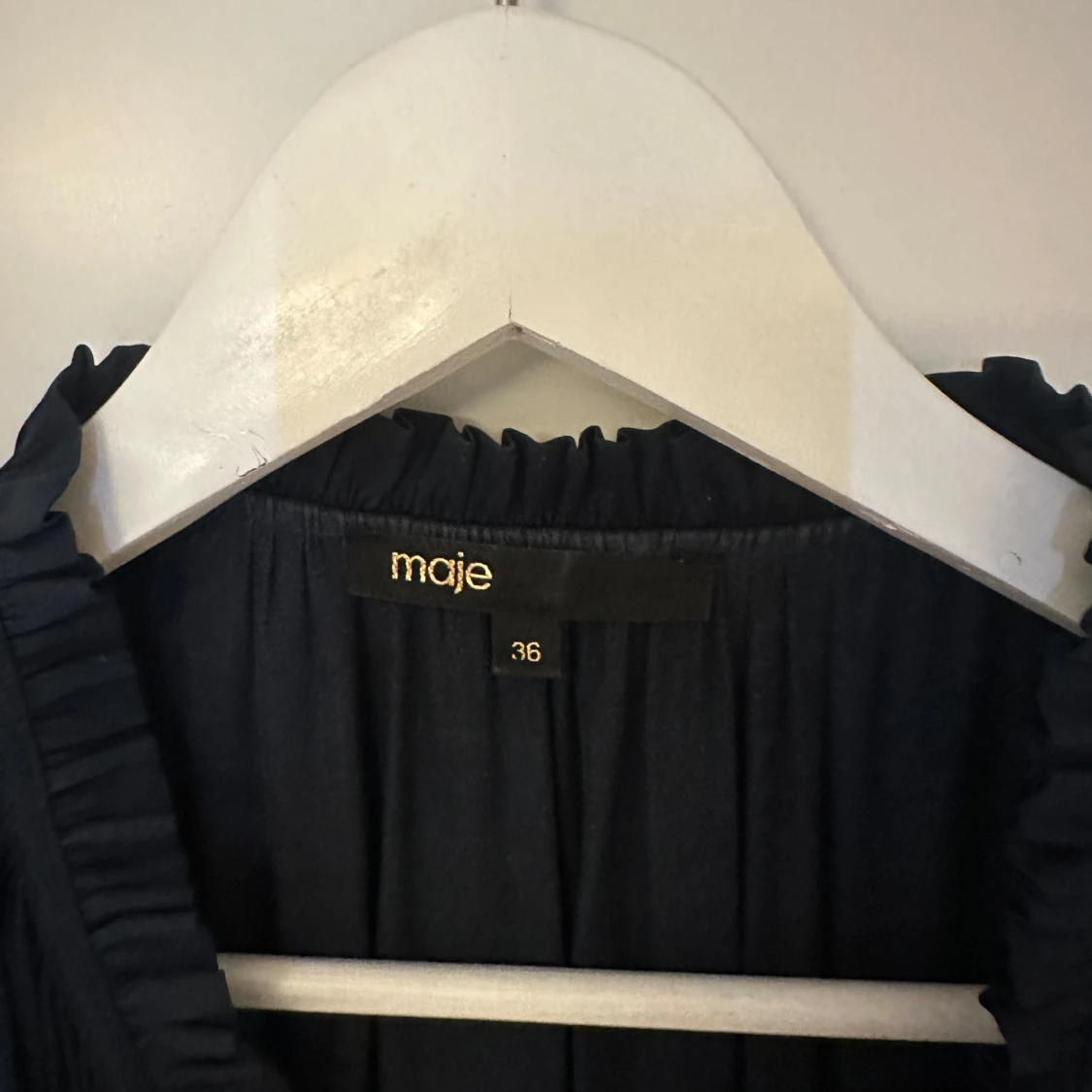 Mörkblå klänning från Maje - 1