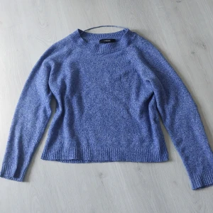  stickad tröja från Vero Moda - Mysig blå stickad tröja från Vero Moda i storlek S💞💞