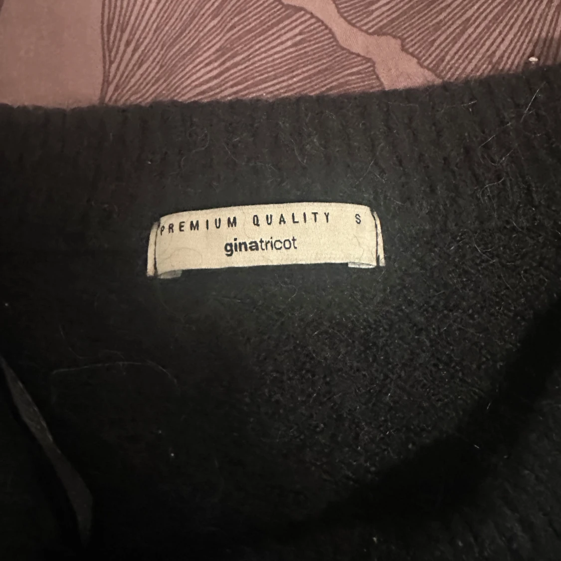 Svart stickad tröja från Gina Tricot - 2